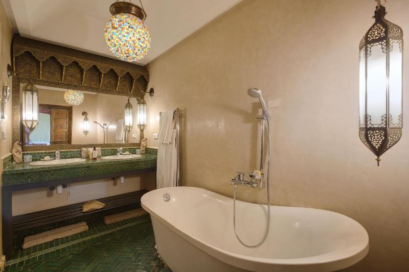 Riad Kheirredine - Oda