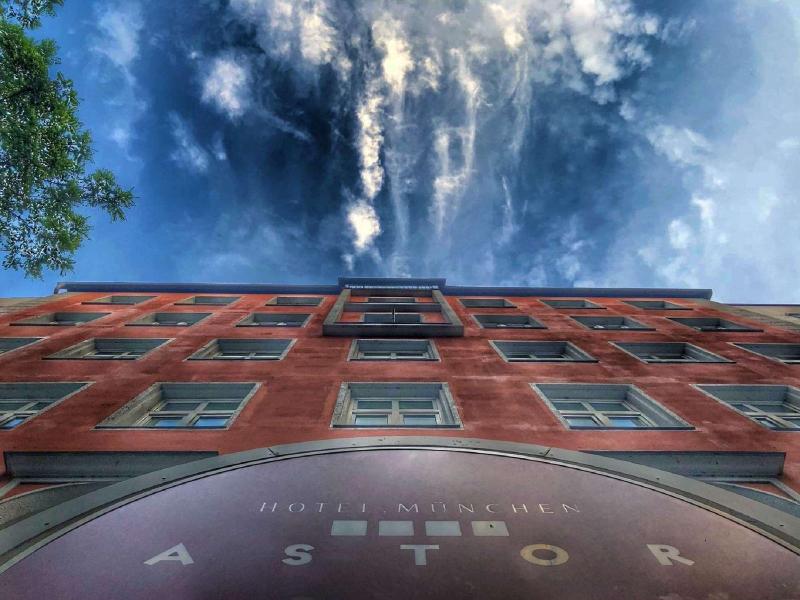 Astor Hotel - Genel