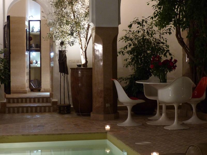 Riad Magellan - Genel