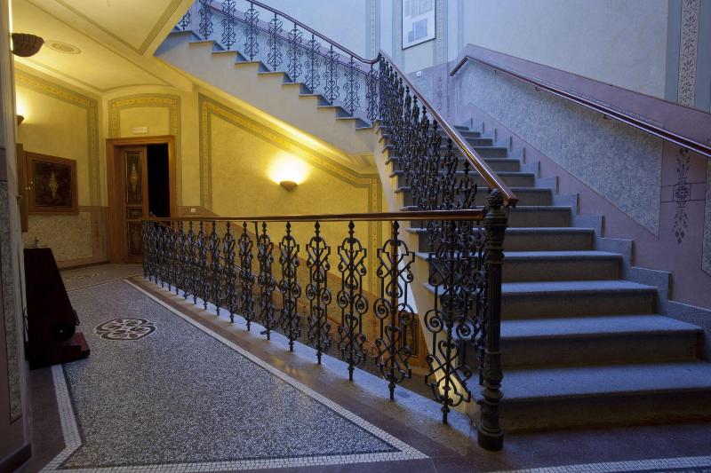 Deminka Palace - Lobi