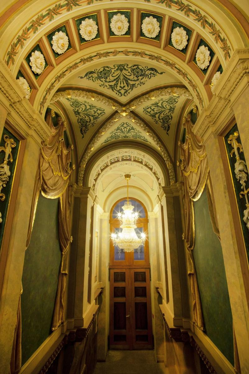 Deminka Palace - Lobi
