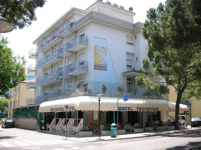 Hotel Trovatore - Genel