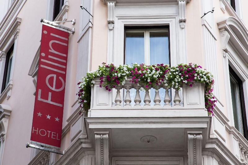 Hotel Fellini - Genel