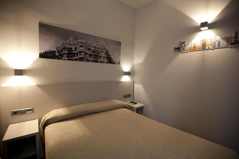 Hotel Ciutat De Sant Adria - Genel