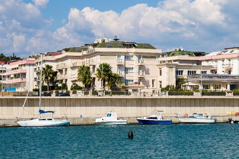 BEST WESTERN PLUS Hotel Perla del Porto - Genel