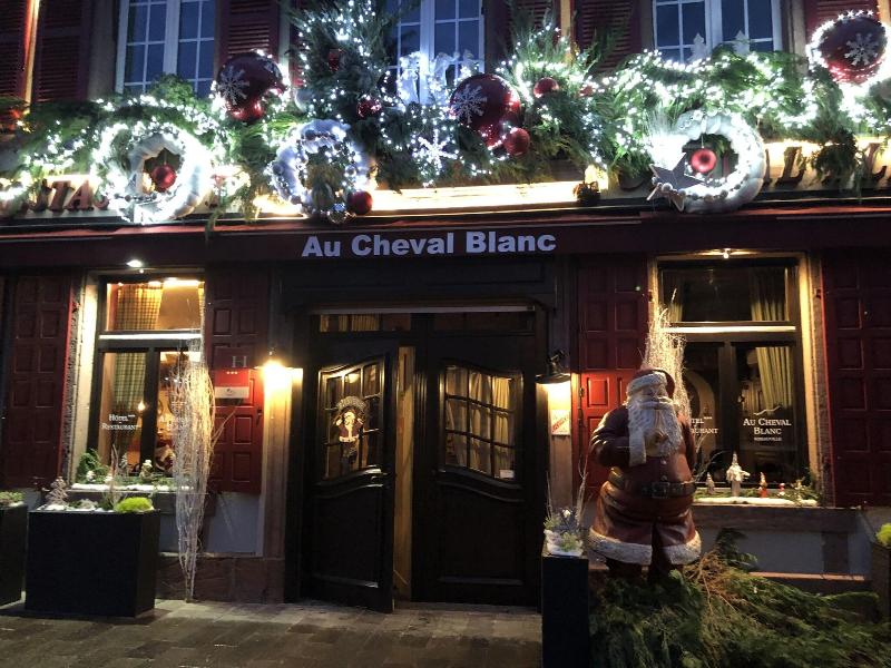 Au Cheval Blanc - Genel