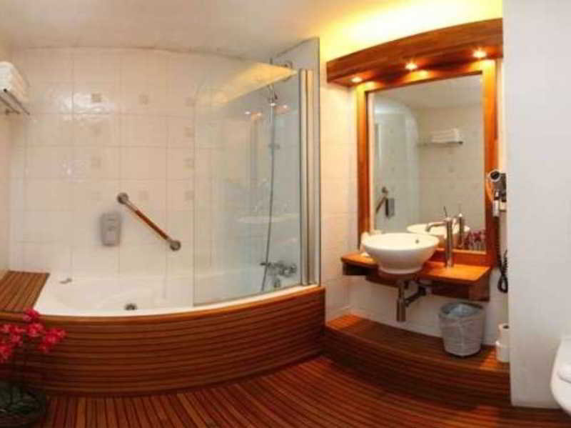 Green Hotels Confort Roissy Parc des Expositions - Genel