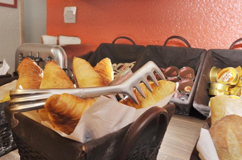 Hotel Carladez Cambronne - Genel