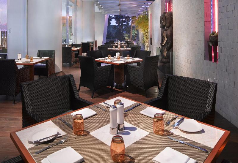 JW Marriott Hotel Medan - Restoran