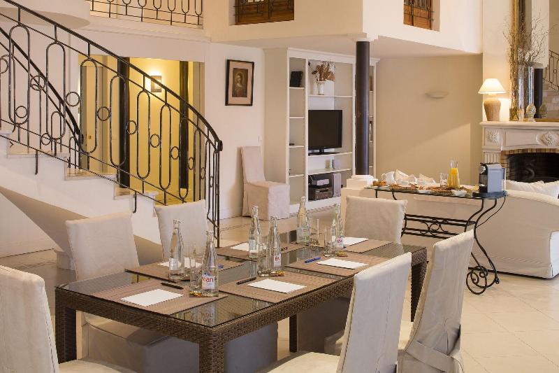 Villa Destelle - Toplantı