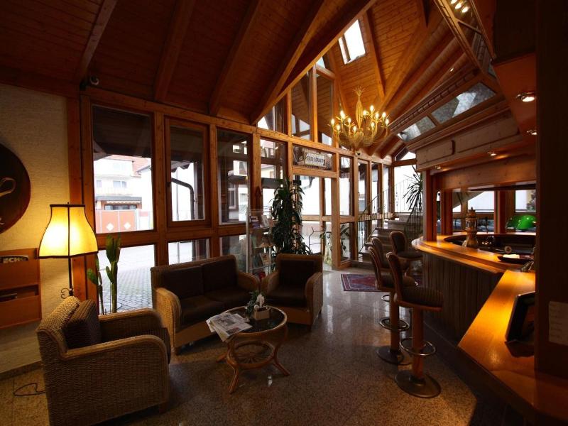 Hotel Zum Lowen - Lobi
