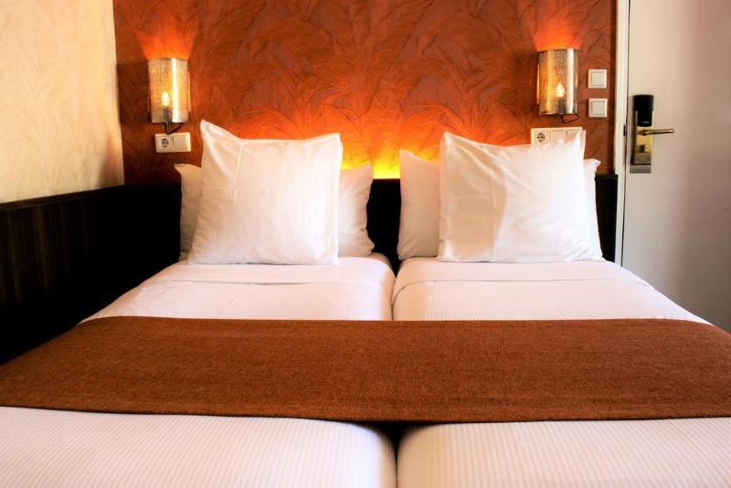 Hotel Monopole - Genel