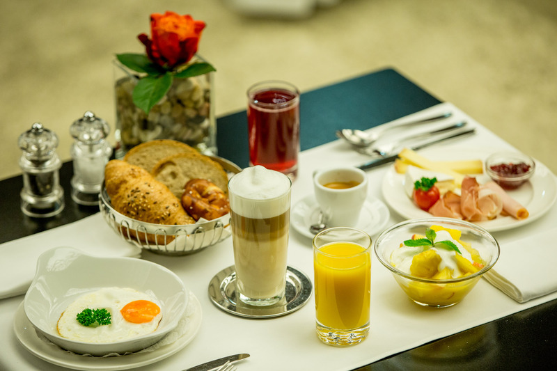 Dasbreitehotel Am Rhein - Restoran