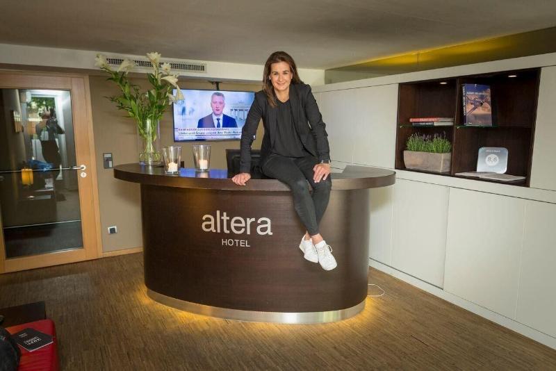 Altera Hotel - Lobi