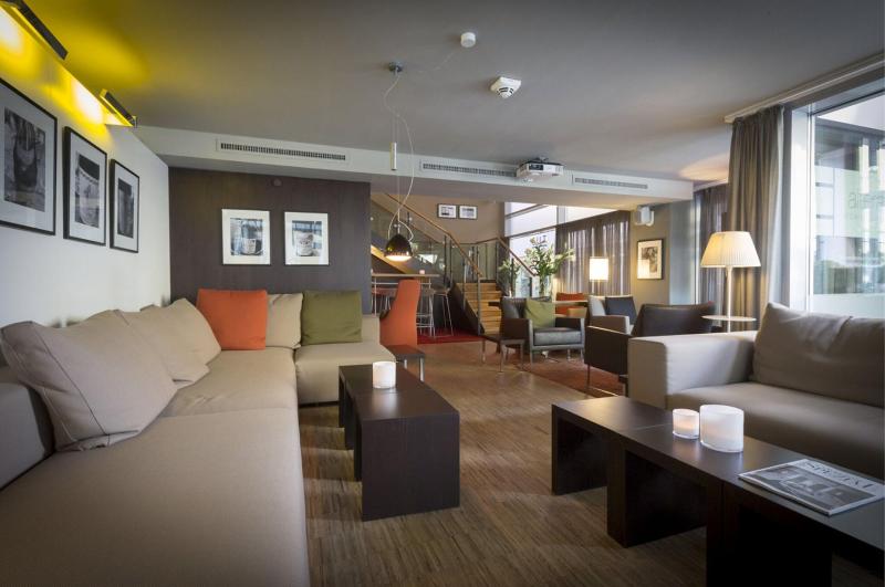 Altera Hotel - Lobi