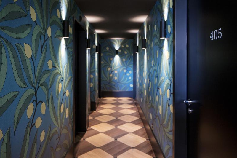 Hotel Restaurant Helvetia - Lobi