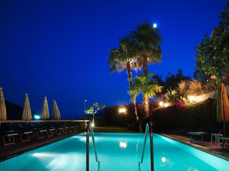 Hotel La Luna - Genel