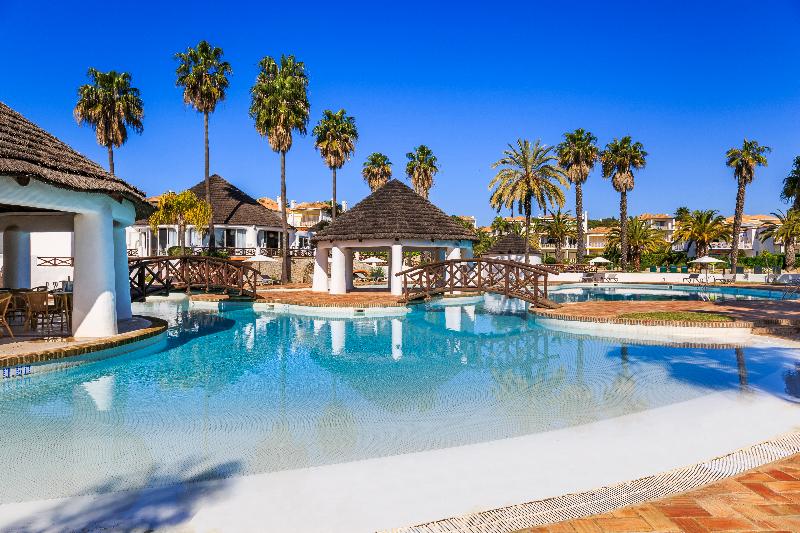 Encosta do Lago Resort - Havuz