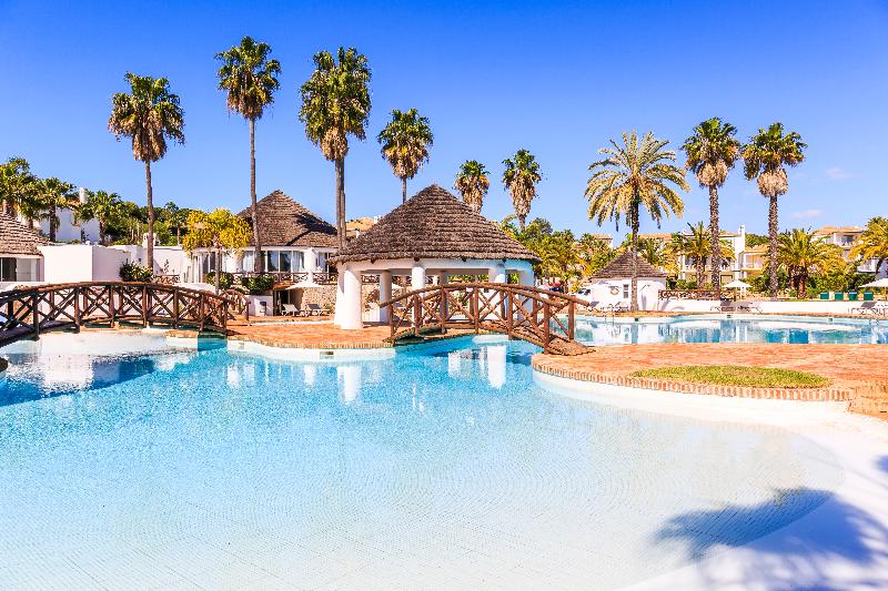 Encosta do Lago Resort - Havuz