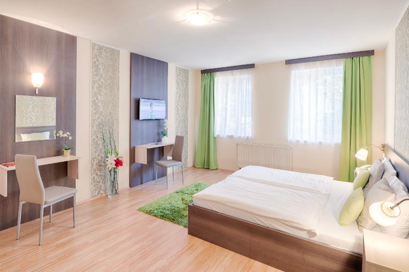 Triple M Hotel - Oda