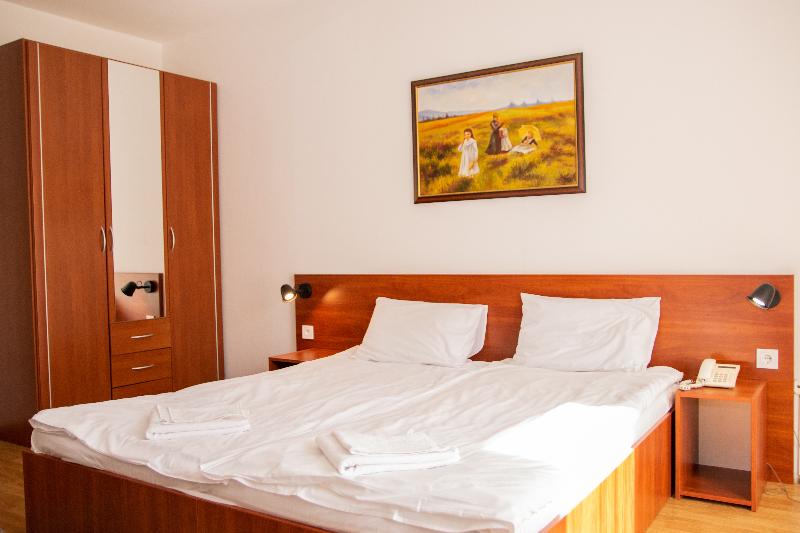 Triple M Hotel - Oda
