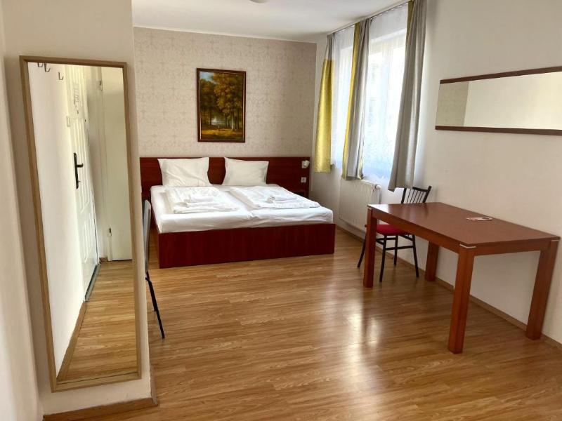 Triple M Hotel - Oda