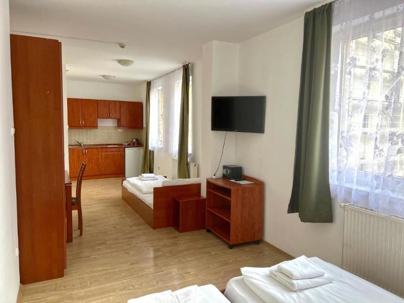 Triple M Hotel - Oda