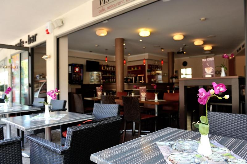 Vis à Vis - Bar