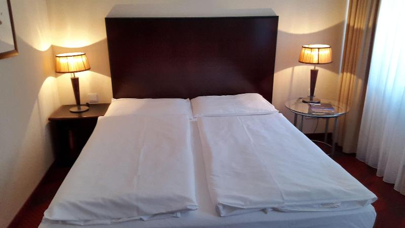 Sorat Hotel Cottbus - Oda