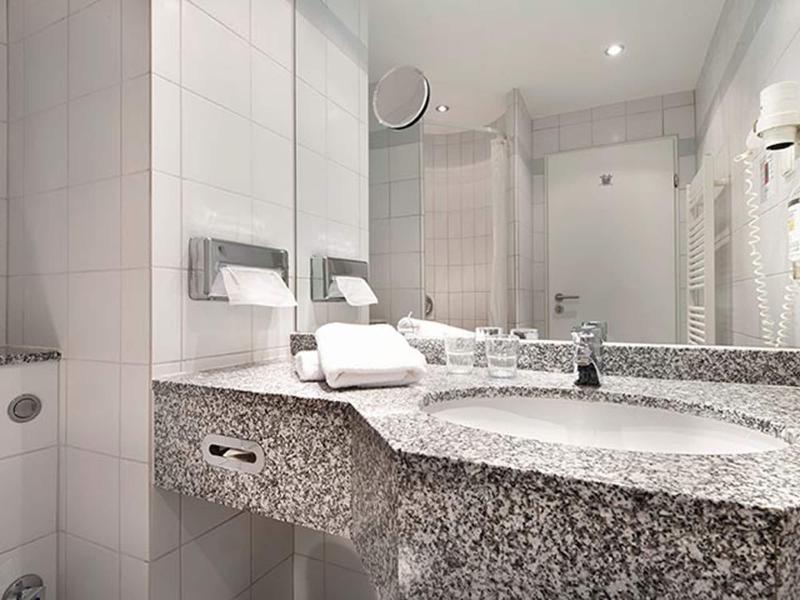 Sorat Hotel Cottbus - Oda