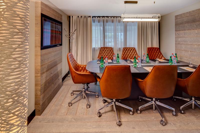 Design Hotel F6 - Toplantı
