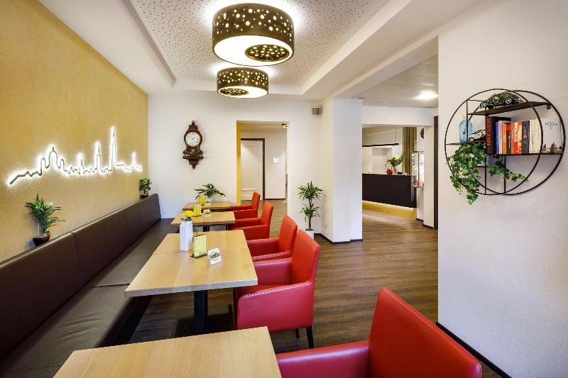 Hotel Restaurant Jardin - Lobi