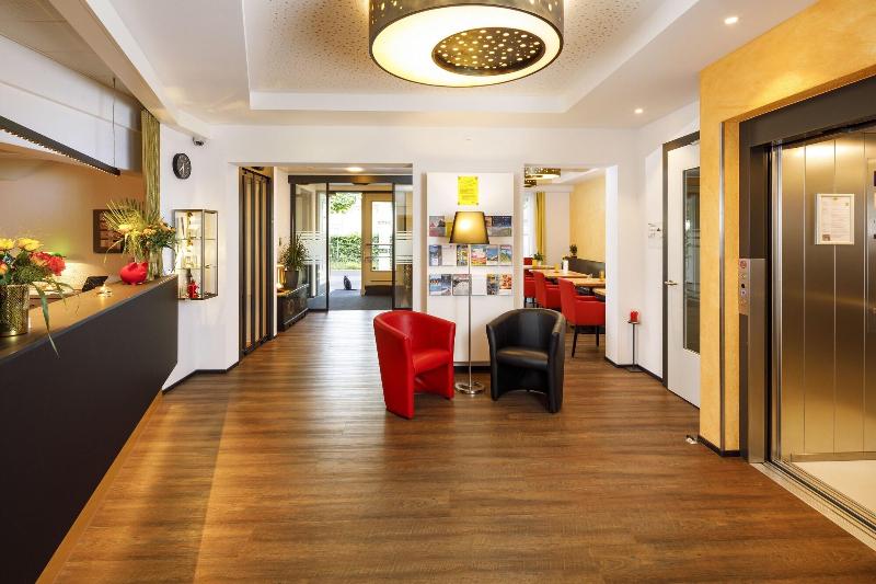 Hotel Restaurant Jardin - Lobi