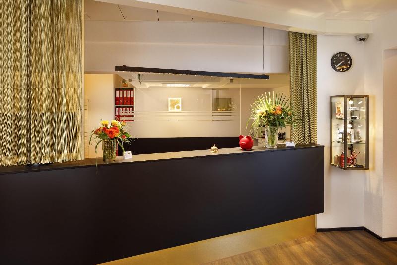 Hotel Restaurant Jardin - Lobi
