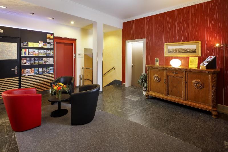 Hotel Restaurant Jardin - Lobi