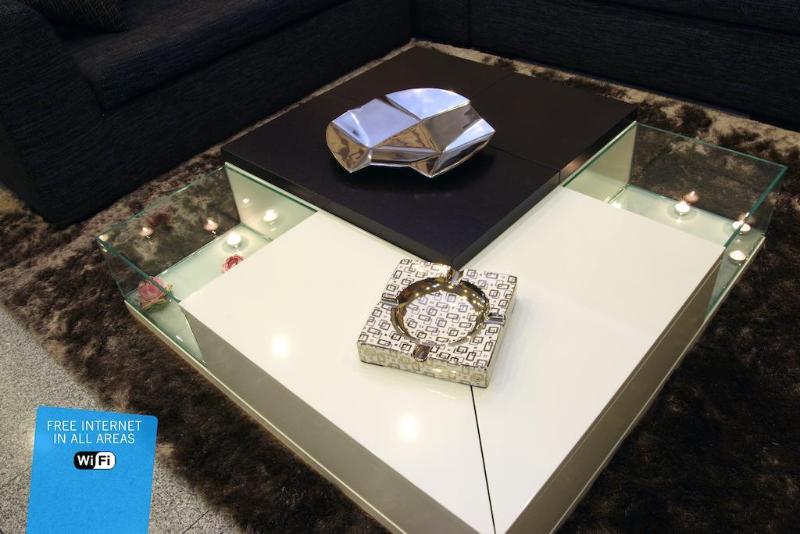 America - Genel