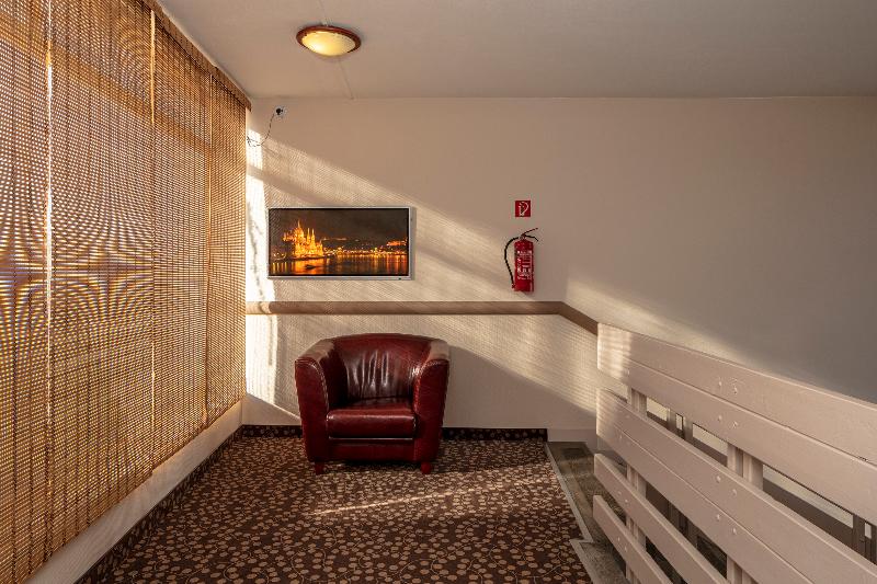 Hotel Charles - Genel