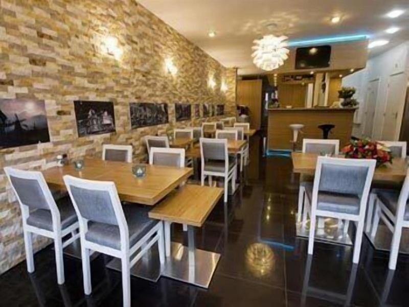 Hotel Larende - Restoran