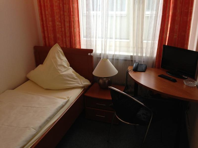 Hotel Schwarzer Bar - Genel