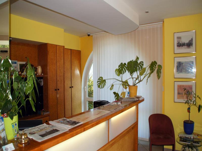 Hotel Am Buschkrugpark - Genel