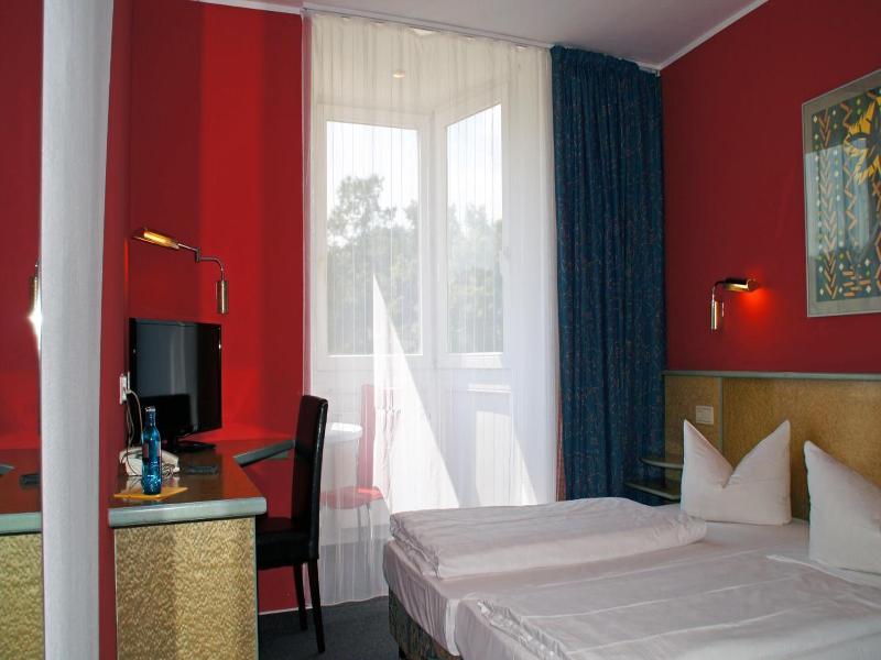 Hotel Am Buschkrugpark - Genel