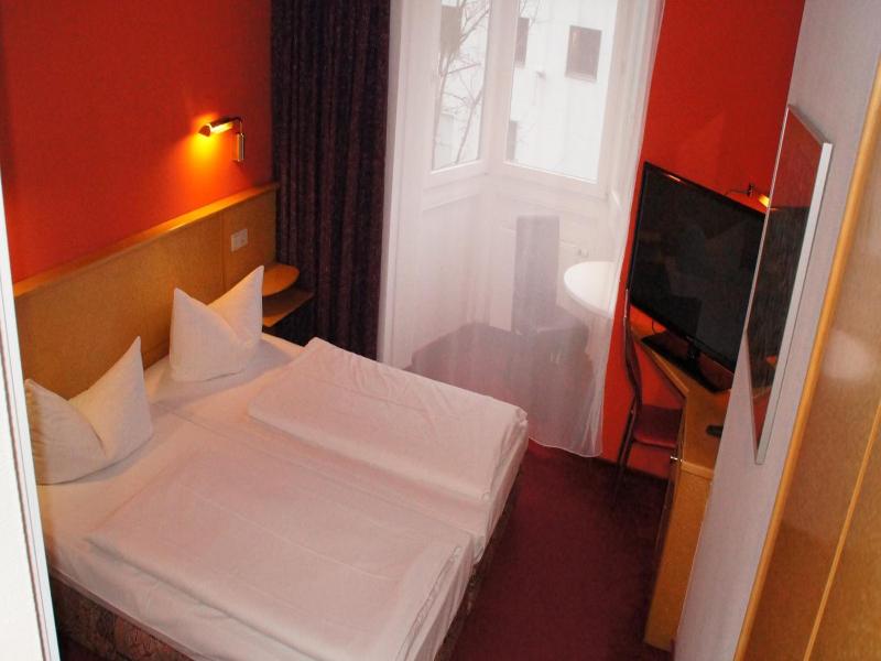 Hotel Am Buschkrugpark - Genel