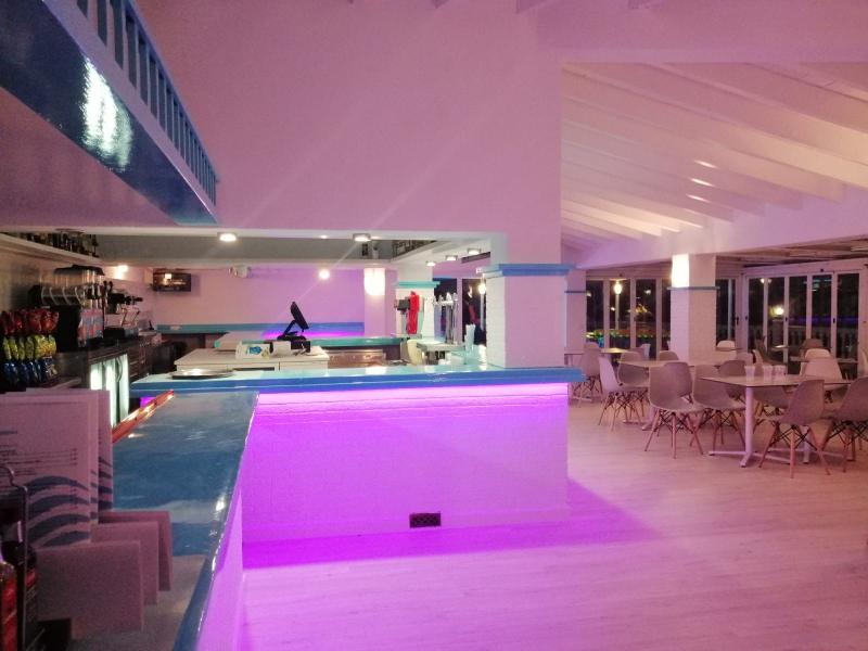 Holiday Center - Bar