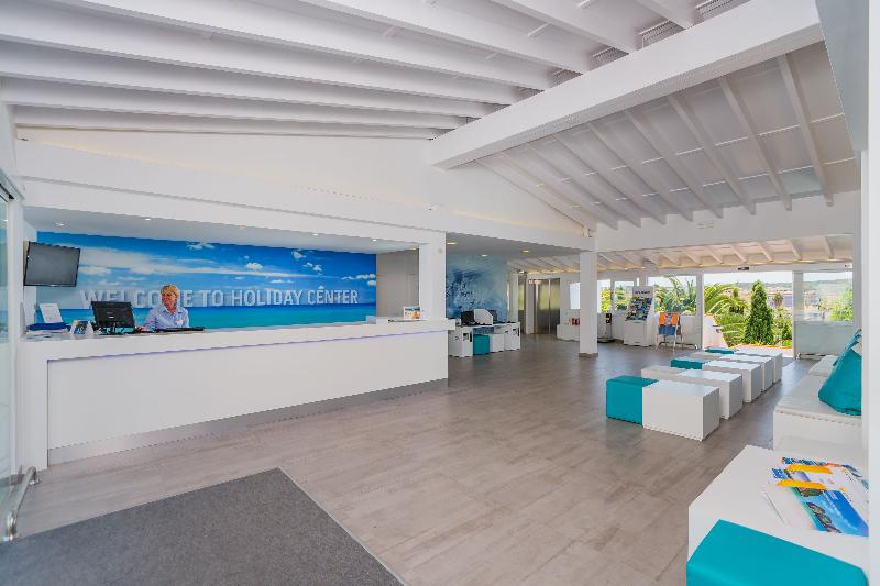 Holiday Center - Lobi