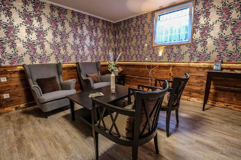 Garni Hotel Rodelheimer Hof - Lobi