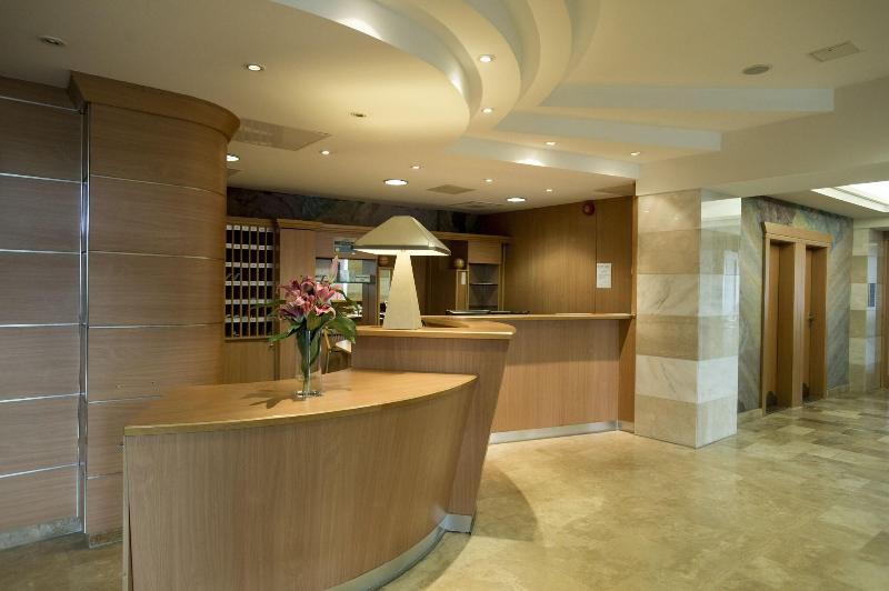 Hotel Marina Port - Lobi