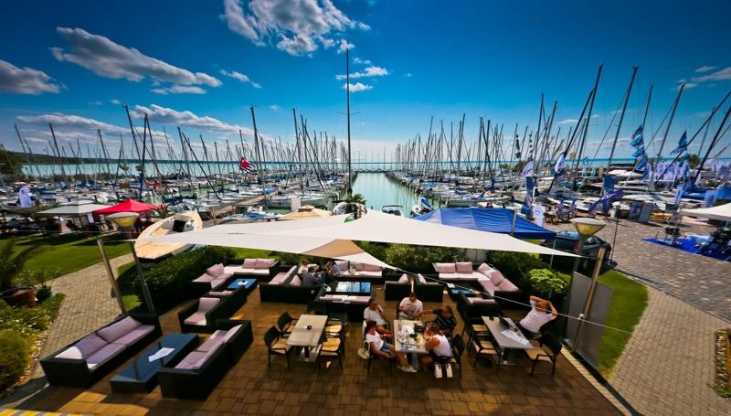 Hotel Marina Port - Teras