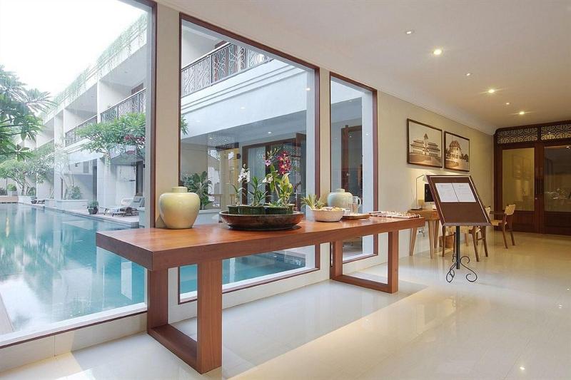 Seminyak Lagoon All Suites Hotel - Lobi