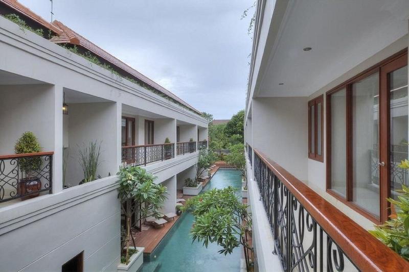 Seminyak Lagoon All Suites Hotel - Lobi