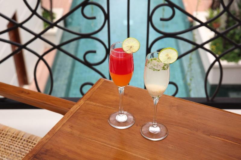 Seminyak Lagoon All Suites Hotel - Restoran